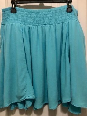 NWT torrid plus size 2 CRINKLE GAUZE MINI
BEACH SKIRT teal blue pockets